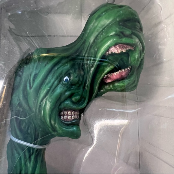 The Thing 1982 Chronicles Collectibles Bottins Monster Figure Loot Crate - Picture 6 of 11